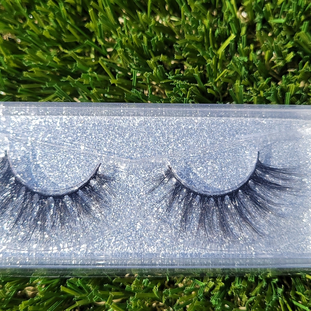 Eyelashes - Picture 7 of 7
